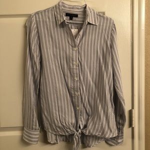 Banana Republic Button down tie-front blouse